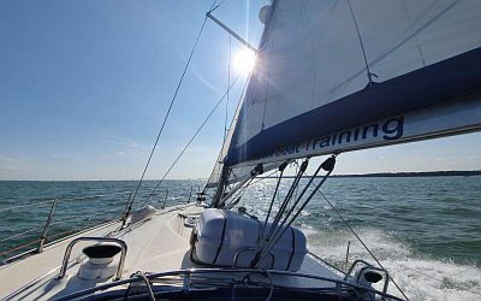 Bareboat Charter - Bavaria 37 Bareboat Charter - Bavaria 37