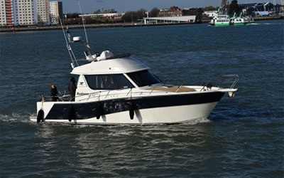 Motorboat-Charter.jpg